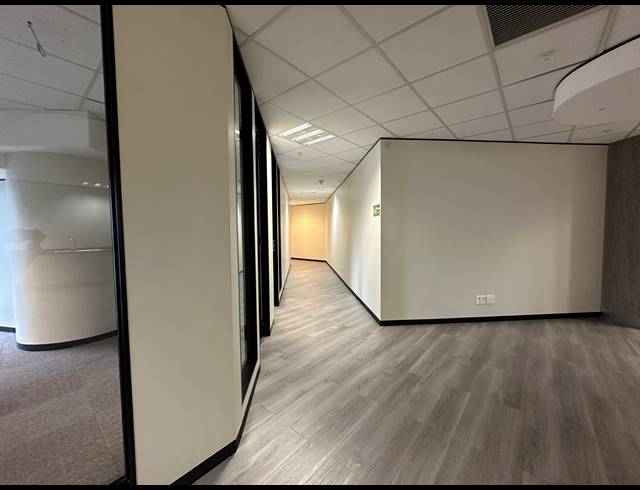 1,039M² OFFICE TO LET IN SANDTON CENTRAL